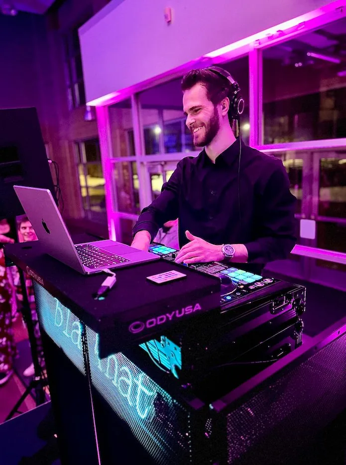 Late night DJ set